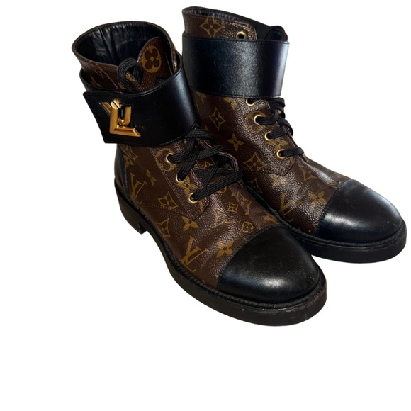 Louis Vuitton Boots - Picture 2 of 5